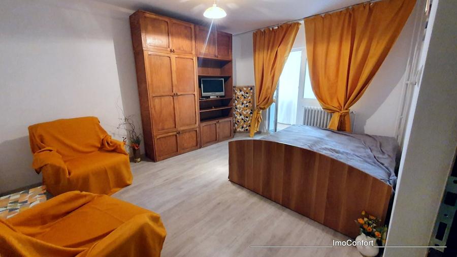 Apartament cu 2C decomandat in Nicolina- Catedrala Catolica ,parcare