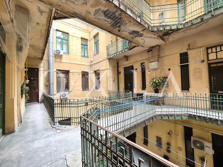 AX1103 Ultracentral, Piata Victoriei, Prima Inchiriere