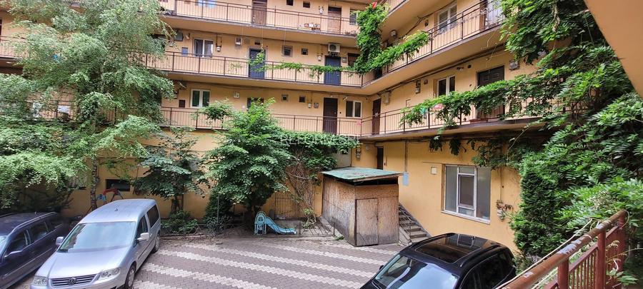 De vânzare apartament cu 2 camere, pe strada Horea - 11