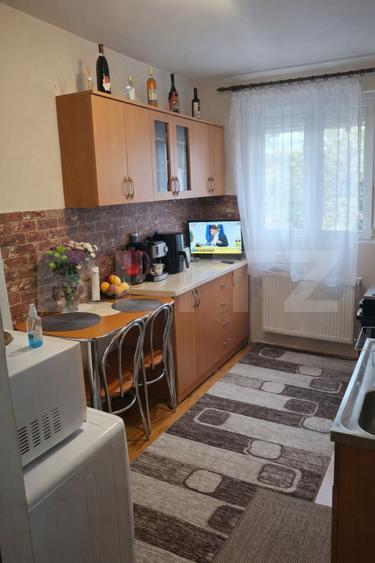 Apartament 2 camere, etaj 1, complet renovat și mobilat – gata de mutare. Reghin