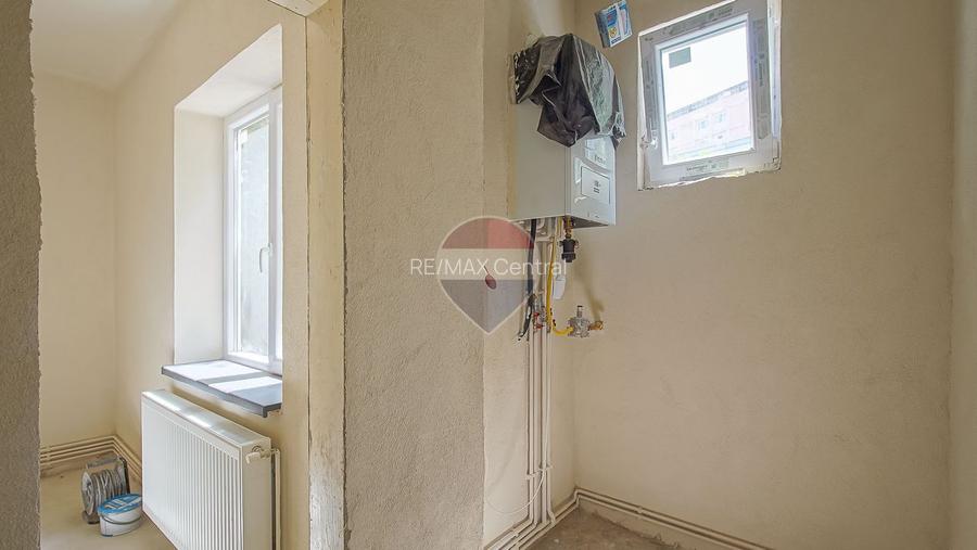 Casă cu potențial în Centrul Civic Brașov | 4 camere - 11