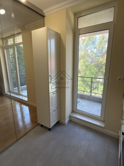 Apartament 2 camere complet renovat și mobilat, la intrare în Borhanci