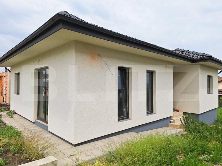 Casa semifinisata, in Campenesti
