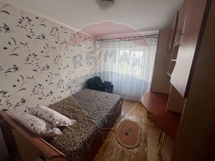 Apartament 4 camere b dul Garii