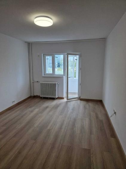 Unirii | 3 Camere | 88 mp | Vedere către Dâmbovița | locuit sau birou