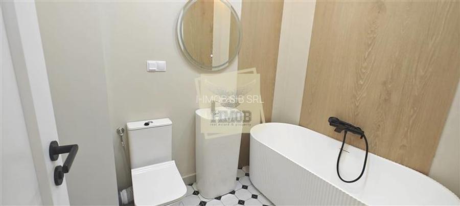 Penthouse cu 4 camere 3 bai si terasa 88 mp in zona Lazaret - 13