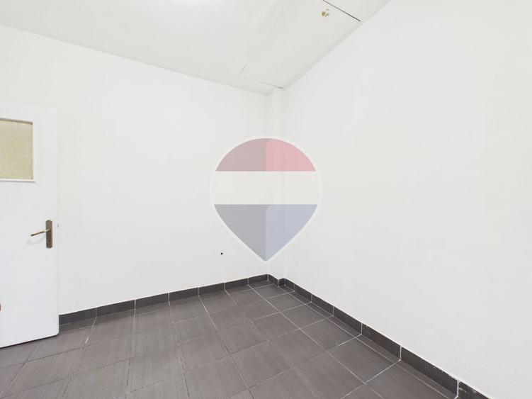 Apartament cu mansardă și garaj de vânzare în zona Domenii