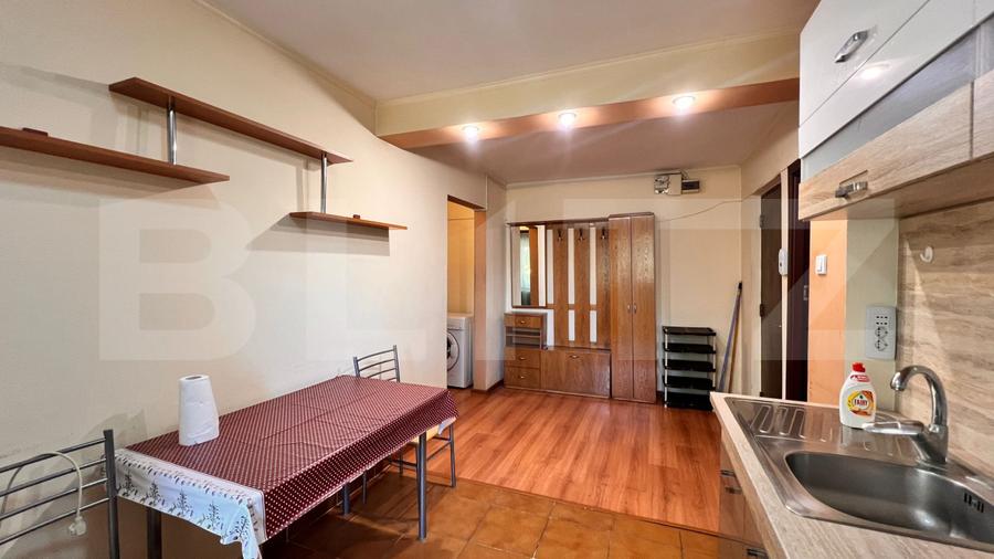 Apartament de 2 camere, decomandat de 55 mp, zona Brazda
