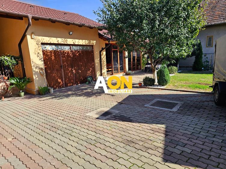 Casa renovata, 4 camere, 2 terase, mobilata, utilata, 568 mp teren