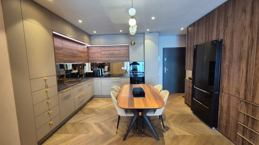 APARTAMENT 3 CAMERE DE VÂNZARE - SISEȘTI