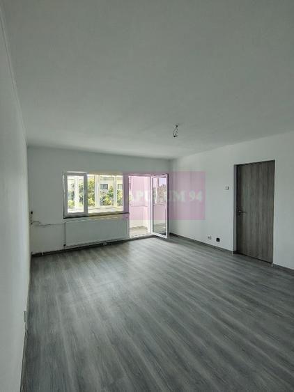 Garsonieră spațioasă de vânzare - Vitan, la câteva minute de Mall Vitan.