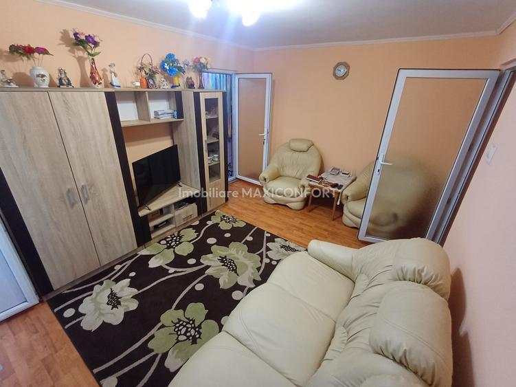 Apartament 3 camere, zona Viziru 1-Imobiliare MAXICONFORT