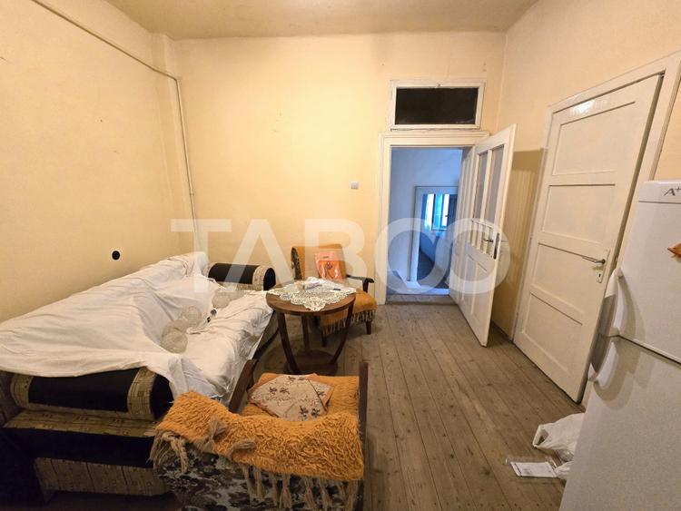 Casa tip duplex de vanzare la curte comuna pivnita in Piata Cluj Sibiu