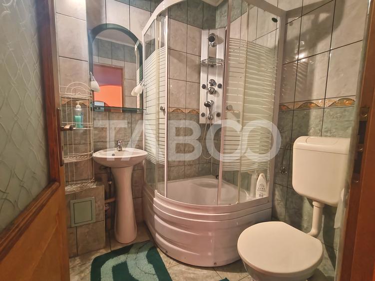 Apartament 4 camere 2 bai 2 balcoane -pivnita - etaj 1 - zona Turnisor