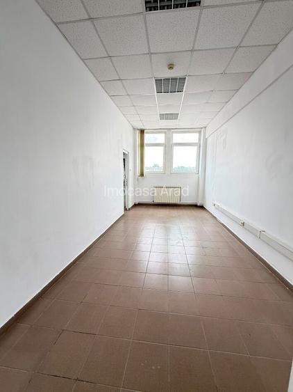De inchiriat locatie Et 1 si 2, birouri, Clinica in podgoria Arad - 2