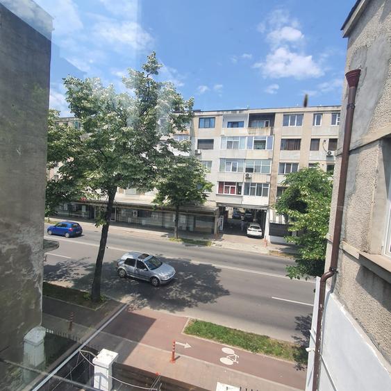 Etaj vila, 3 camere decomandate, garaj, curte 100mp, ultracentral,