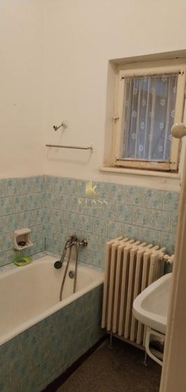 Casa individuala 4 camere, 2 bai, centrala proprie, curte, garaj,zona Floreasca
