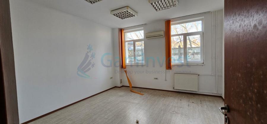 Cladire mixta - birouri si spatii depozitare - atelier, in zona Clujului, Oradea