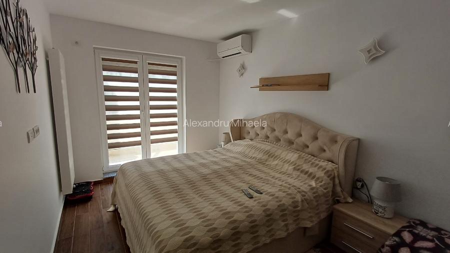 Vând apartament 2 camere 1/2, dotat și mobilat lux, boxă, 2 locuri de parcare - 15