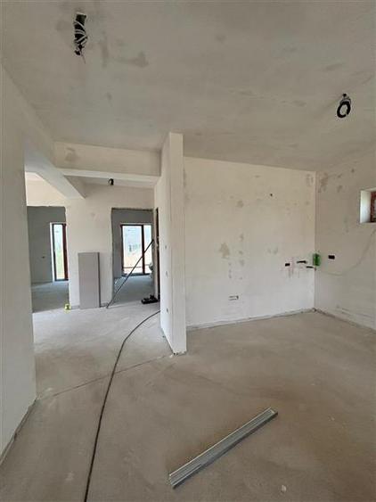 Casa finalizata parter Stupini, 3 dormitoare, bucatarie mobilata, Stupini, Braso
