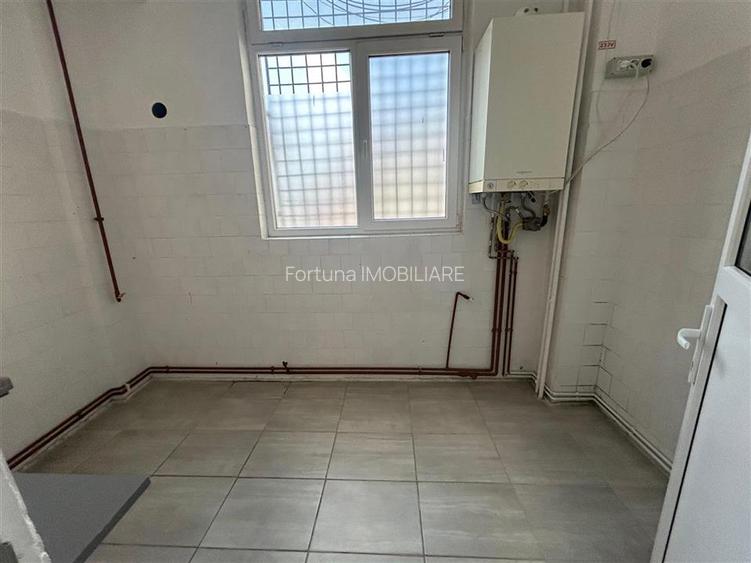 Spatiu comercial cu vad strada Harmanului, Craiter - 6