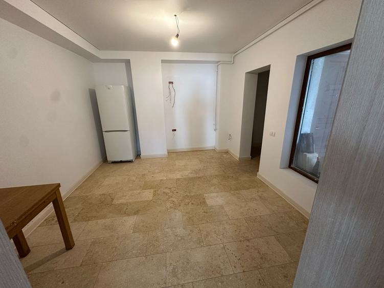 Spatiu individual, nou,modern, centru, grup sanitar propriu, curte , 38 mp