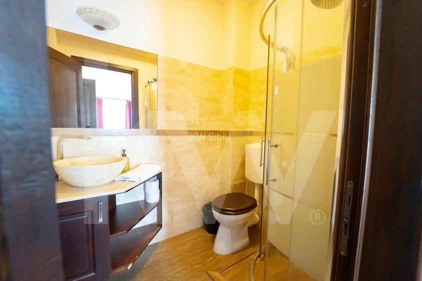 Vila exclusivista cu piscina si panorama de vis Cisnadioara - 23