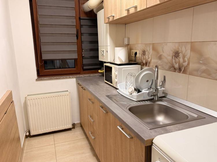 CAMPUS APARTAMENT CU 3 CAMERE ,LIBER, MOBILAT 53 MP PRET 110000 EURO