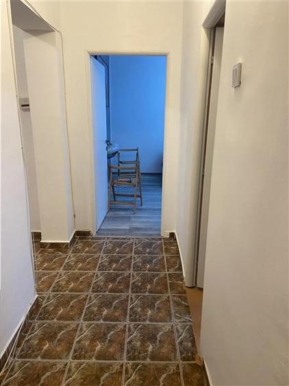 Apartament 2 camere , zona centrala - Scoala nr 10,etaj 2 8 , decomandat