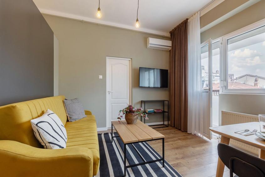 Studio dublu | Nicolae Iorga | Piața Romană |