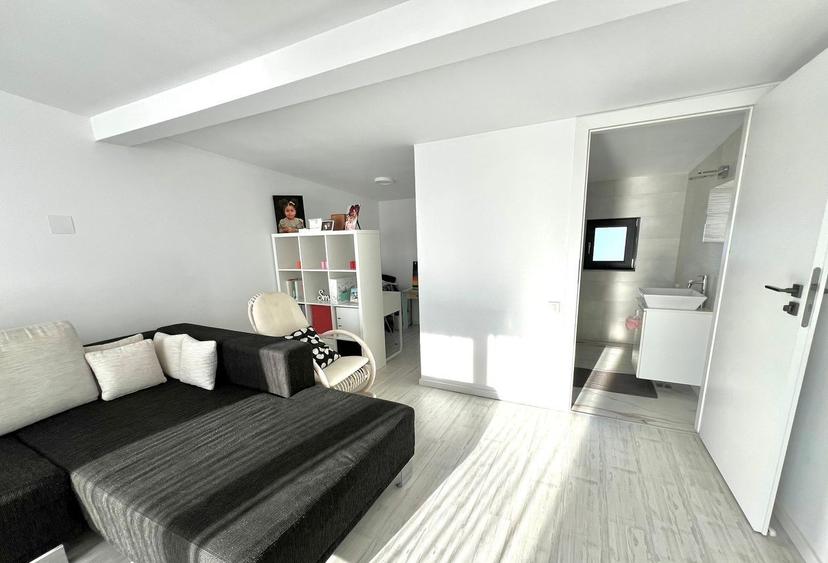 Casă Modernă 5 Camere | Panouri Solare 15kW | Teren Generos 780mp | Acces Rapid