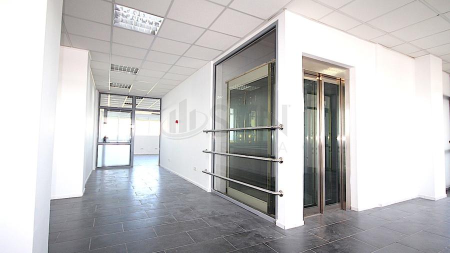 REC3000085 Birouri si hala in parc industrial - zona vest
