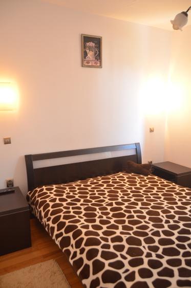 Apartament cu doua camere situat in  Predeal,renovat ,mobilat si utilat,