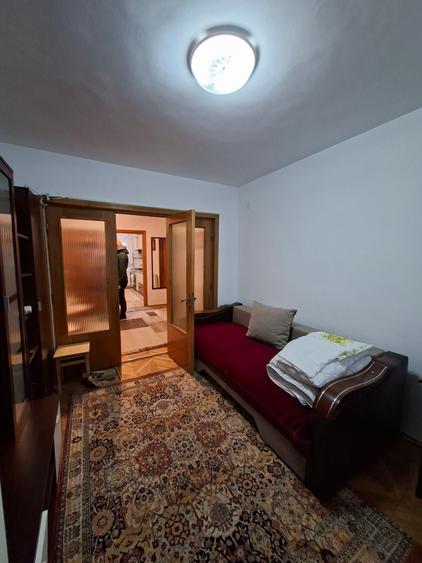 Apartament 3 camere de inchiriat