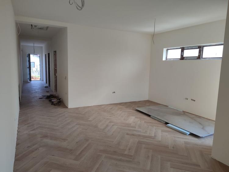 Sanandrei, Duplex pe parter, Acces Rapid