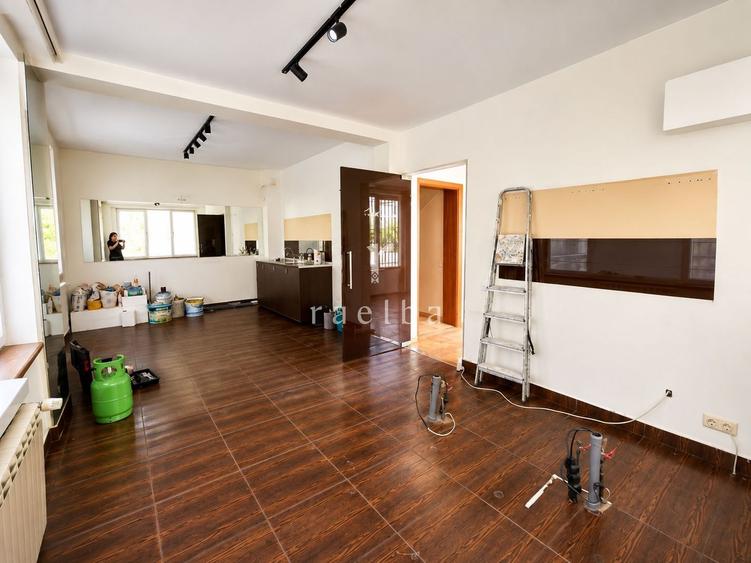 | Vila de INCHIRIAT | 12 camere | Șoseaua NORDULUI |
