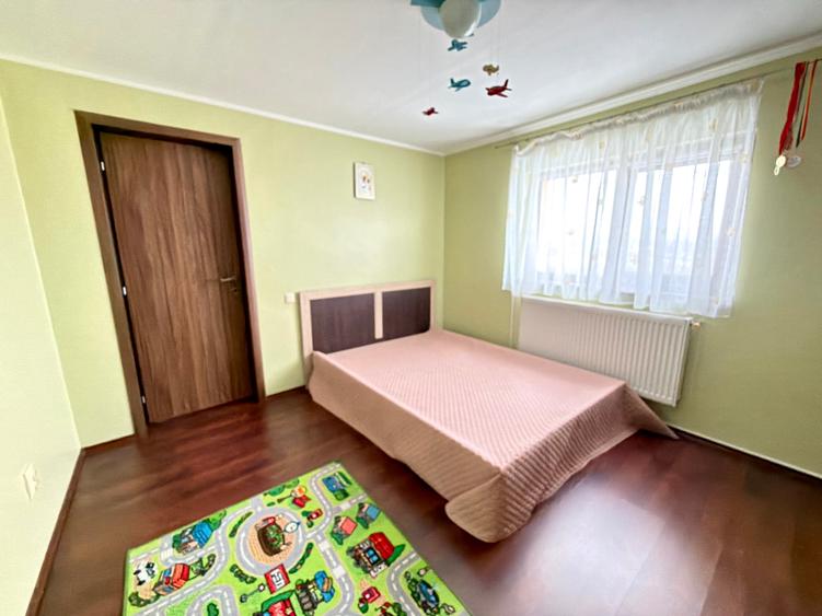Vila P + M, 1017 mp teren, Siretu - Saucesti