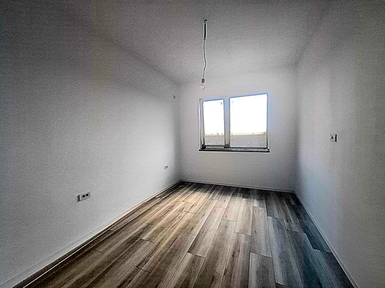 Casă individuală de vânzare – 3 camere | Curte generoasă | Clinceni, centru
