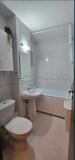 Apartament 3 camere, Centru, finisaje moderne, mobilat, centrala - DIN 1 MAI
