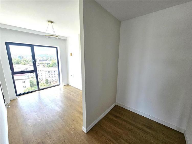 Penthouse cu 3 camere, terasa spatioasa, Silk District