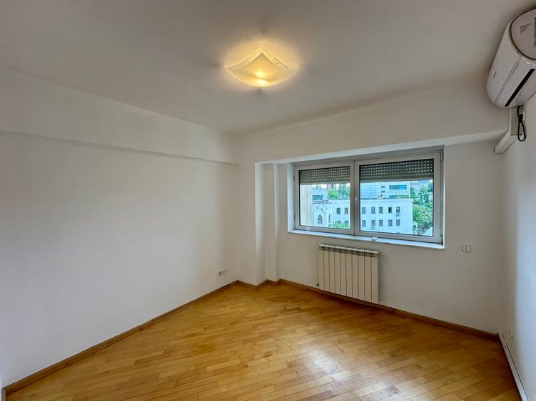 5 Camere pe Bulevardul Unirii vedere la Fântâni