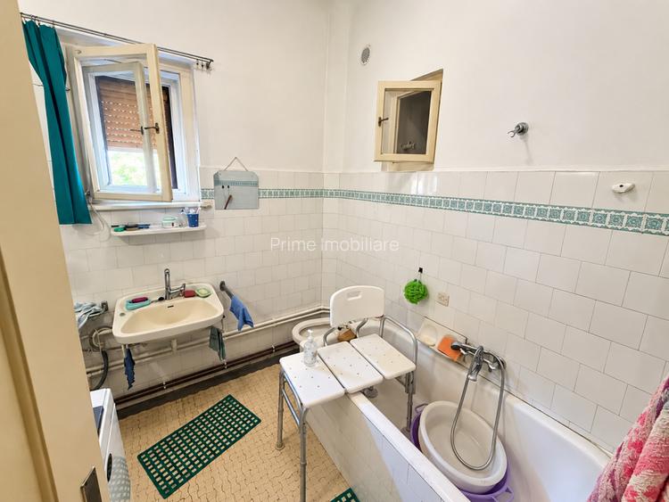 Apartament cu 3 camere de vanzare  la casa în zona CENTRU, 132 mp utili | Etaj 1 - 4