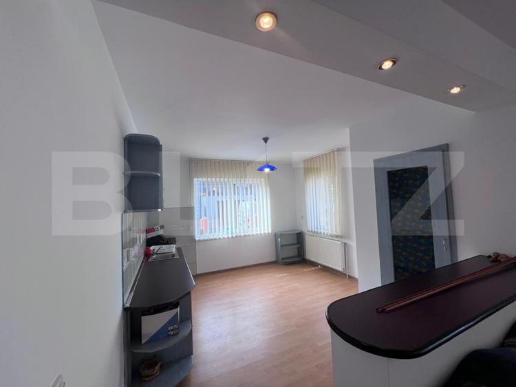 Casa de inchiriat, 7 camere, 230 mp + 415 mp teren, garaj - Gruia