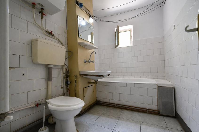 1 Mai - 3 camere decomandat 71mp 2 bai 2 balcoane etaj 2/4