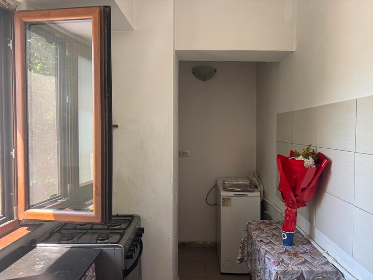 Oferim garsoniera et 1 Casa de Cultură, 300 E