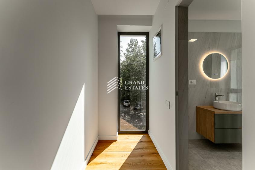 Vila individuala langa Lacul Baneasa | 6 camere, lift interior