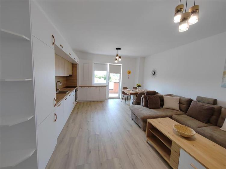 Apartament 3 camere 2 balcoane zona Turnisor