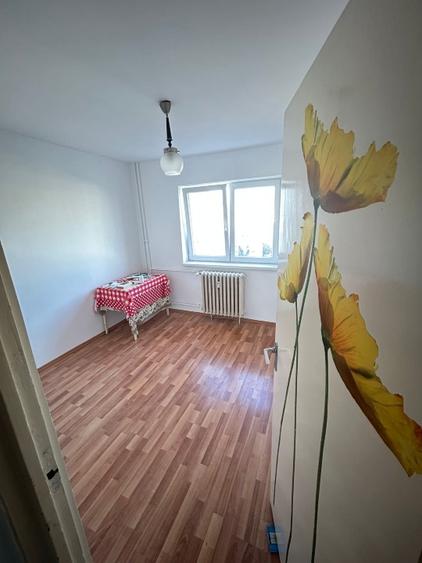 Apartament de vanzare 2 camere decomnadate direct de ;la proprietar PF
