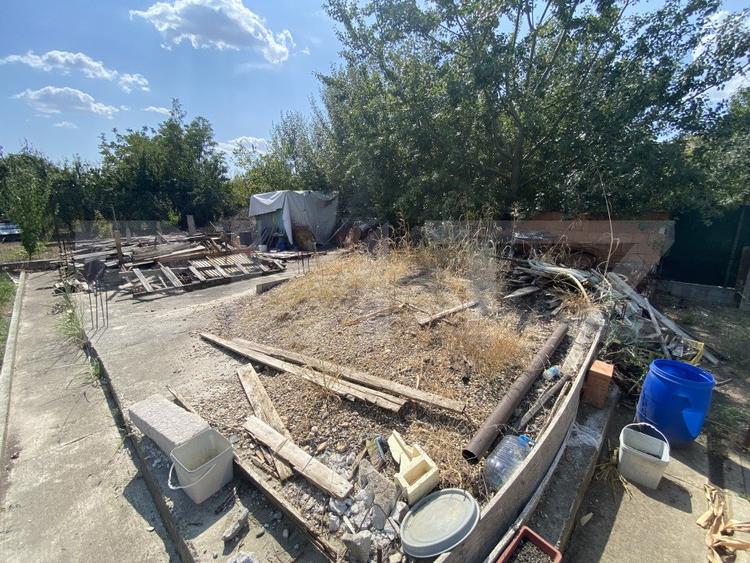 Teren 800 mp, fundatie 125 mp, 20 m deschidere, toate utilitatile, Livezi