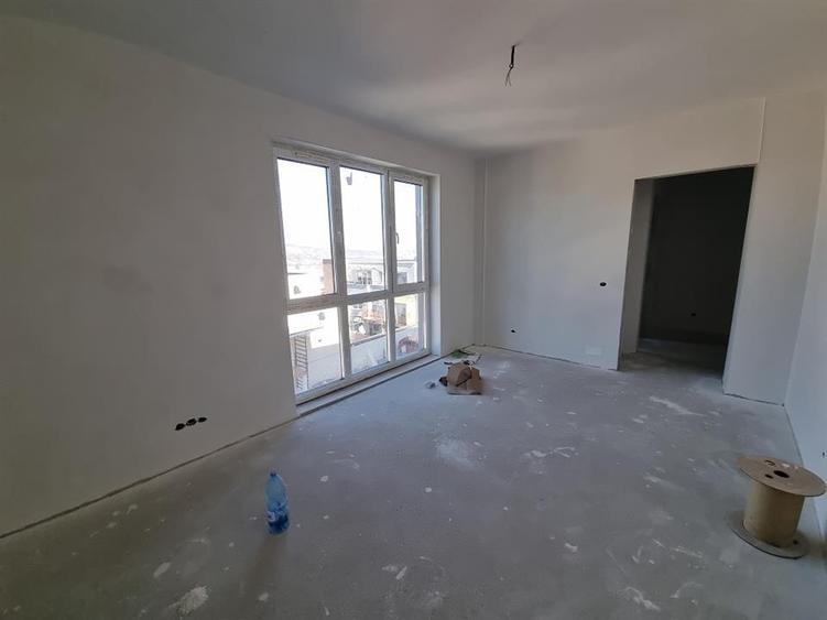 Apartament 2 camere 57.5 mp si balcon 4 mp, zona Vivo